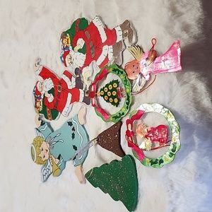 VINTAGE CHRISTMAS DECORATIVE ASSORTMENT OF TREE ORNAMENTS.